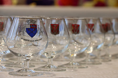 Verres avec l'emblème de Saint-Martin-sous-Montaigu